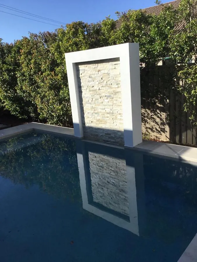 Beerwah Retreat Bed and Breakfast 0*,